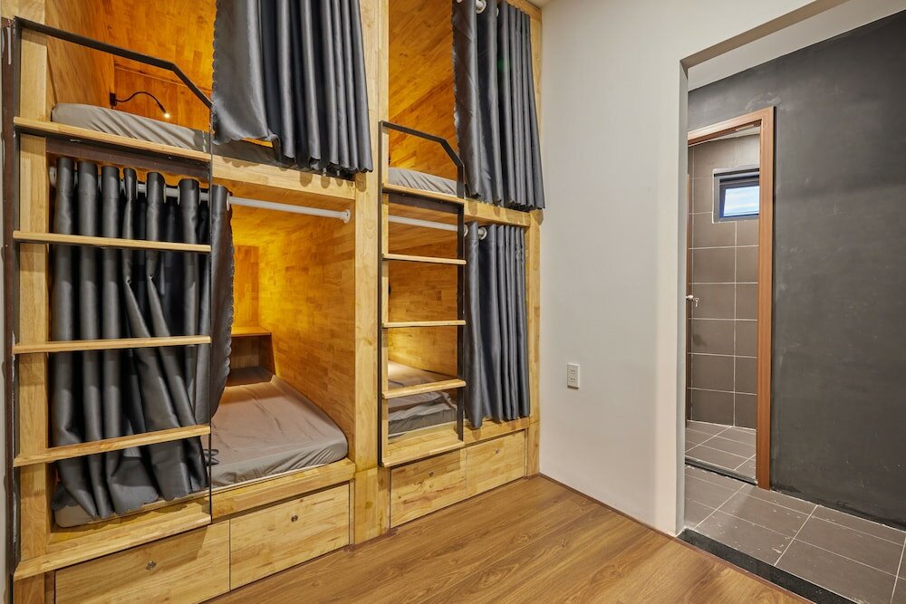 Фото The Garden Capsule Hotel
