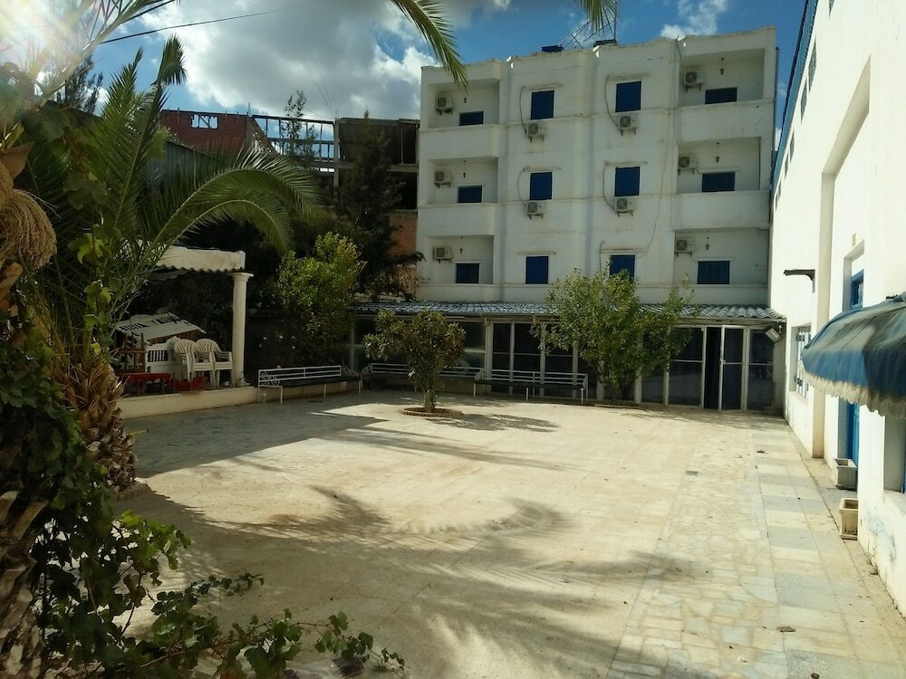 Фото отеля 1