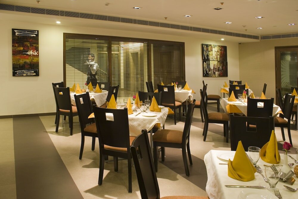 Фото Shervani Hotel Nehru Place