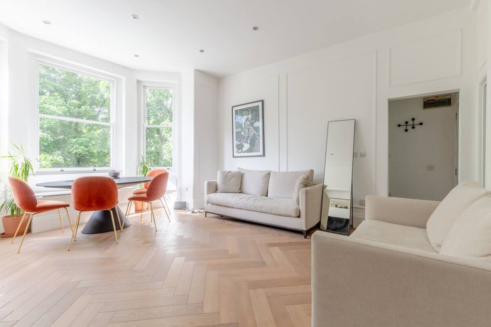 Фото Spacious 1 Bedroom Apartment Near Primrose Hill