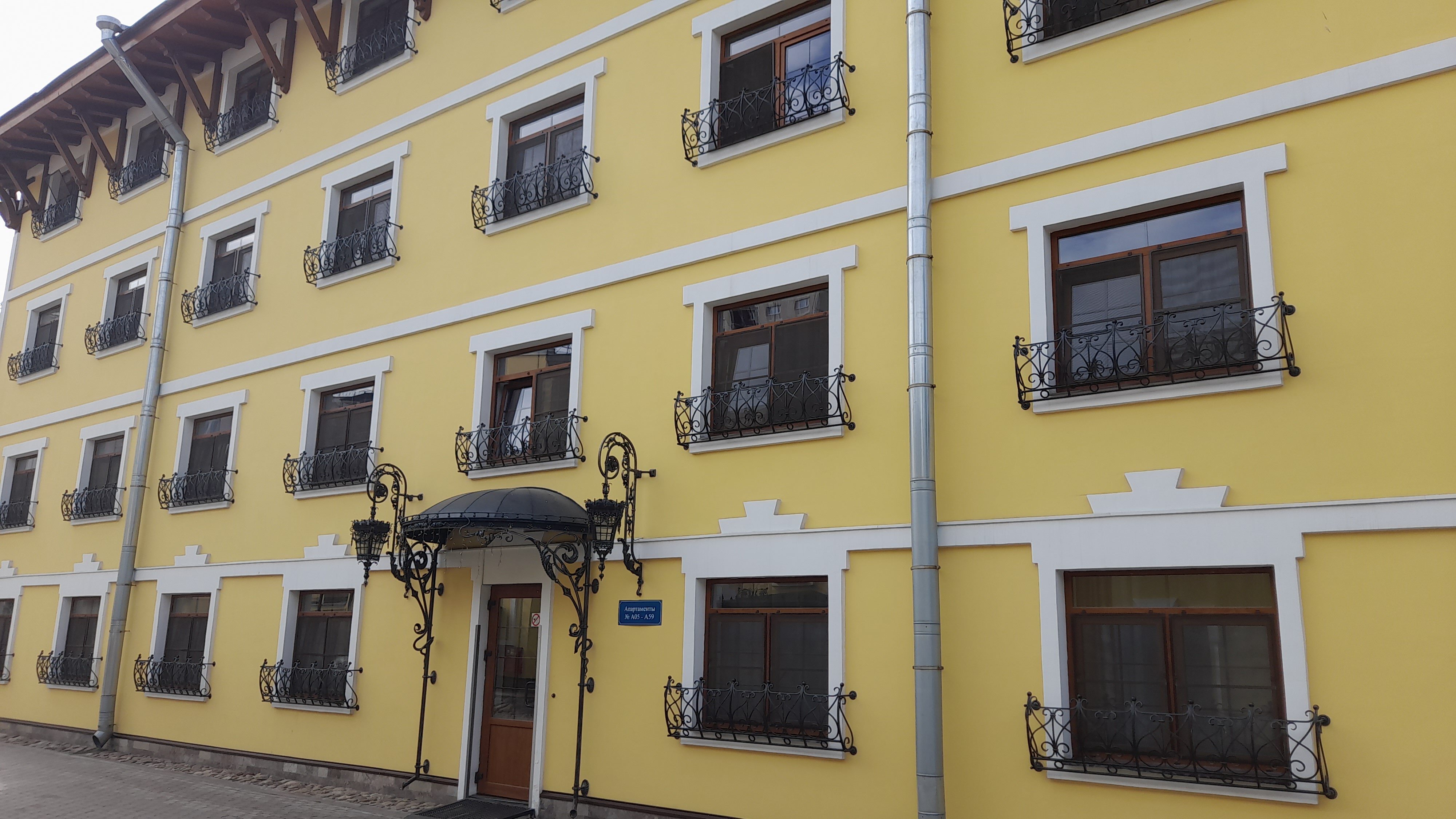 Сестрёнка дала свою большую жопу на растерзание перевозбужденному братцу - УХтуб