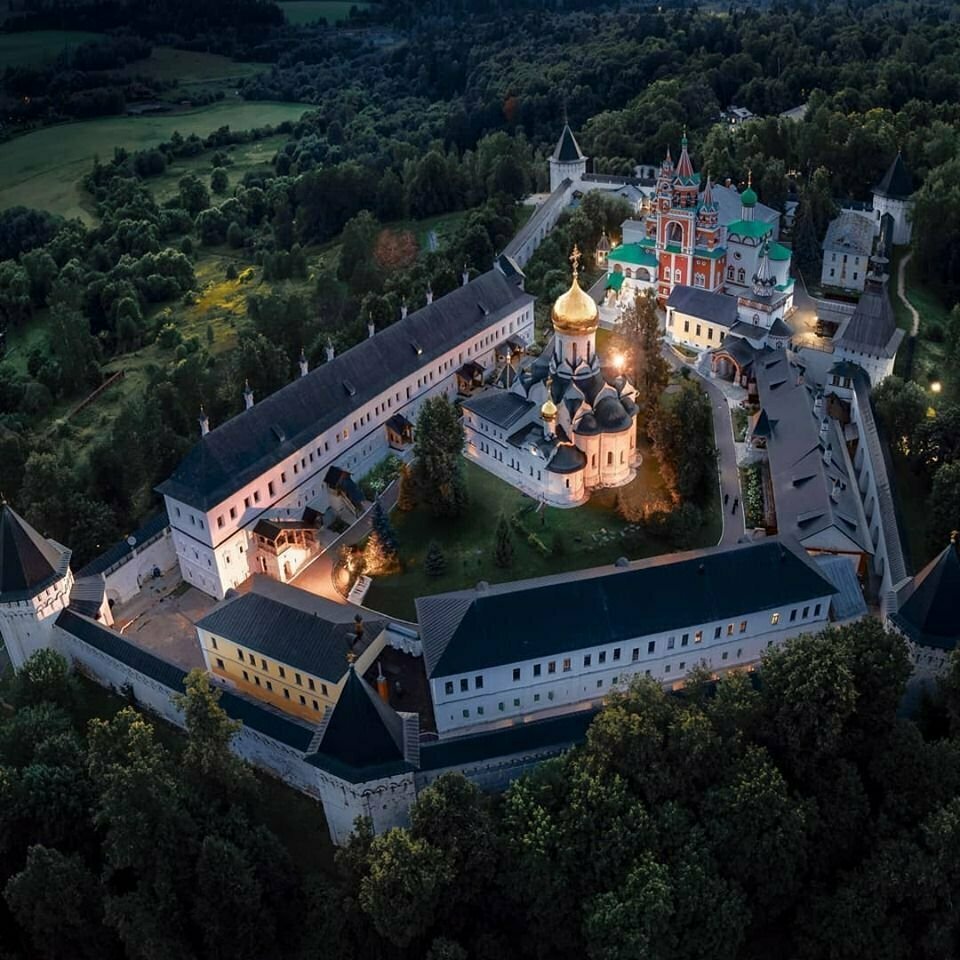 Звенигород монастырь осень