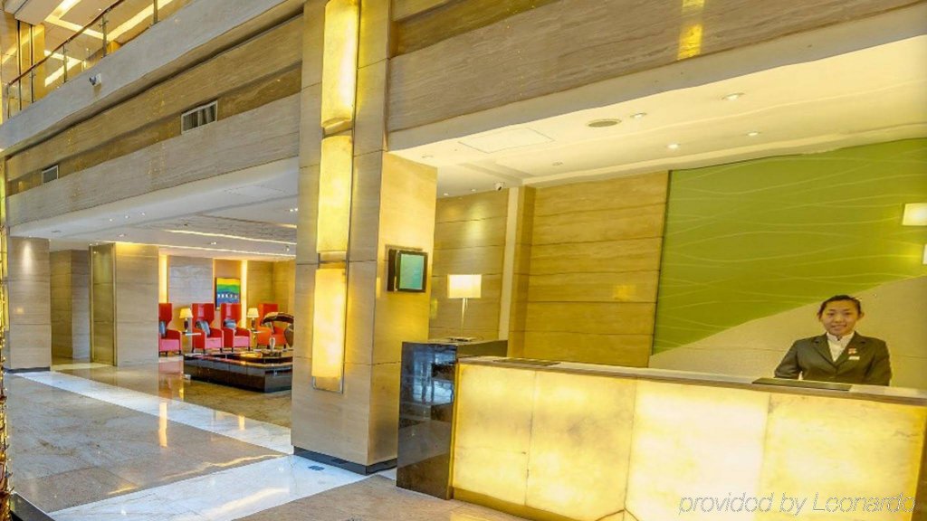 Фото Holiday Inn Park View Qingdao