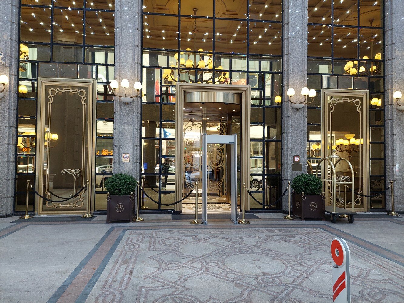 Фото The St. Regis Москва Никольская