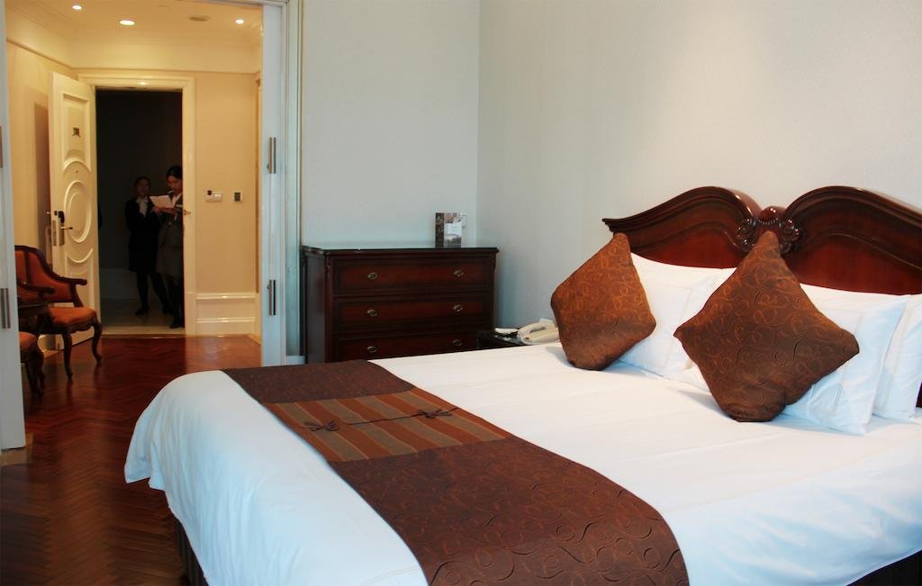 Фото Oriental Riverside Hotel Shanghai (Shanghai International Convention Center)