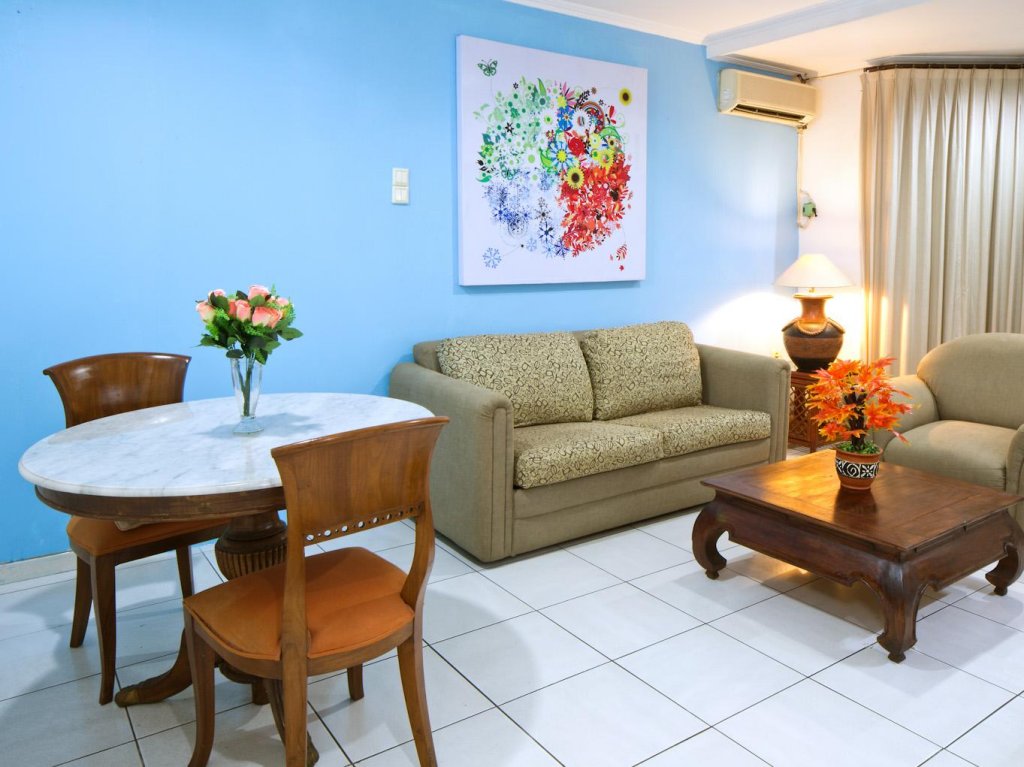 Фото Maven Buncit