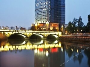 отель Somerset Riverview Chengdu