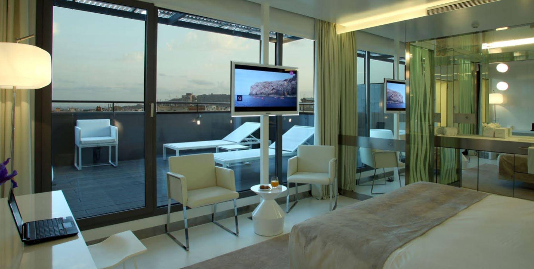 Фото The Mirror Barcelona