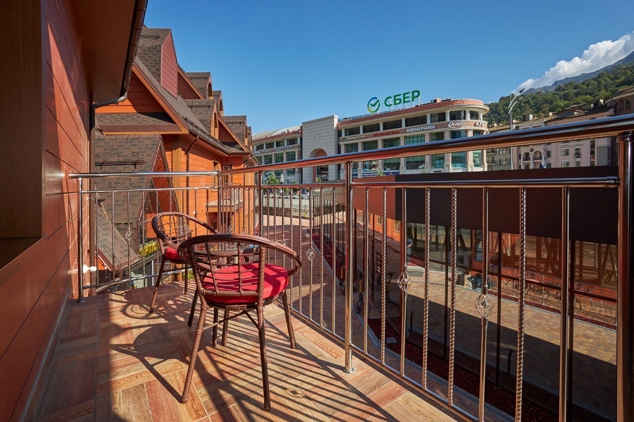 Фото Red Wood by Provence