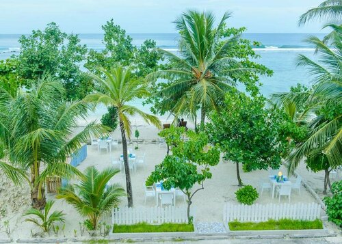 Гостиница Season Holidays в Мале