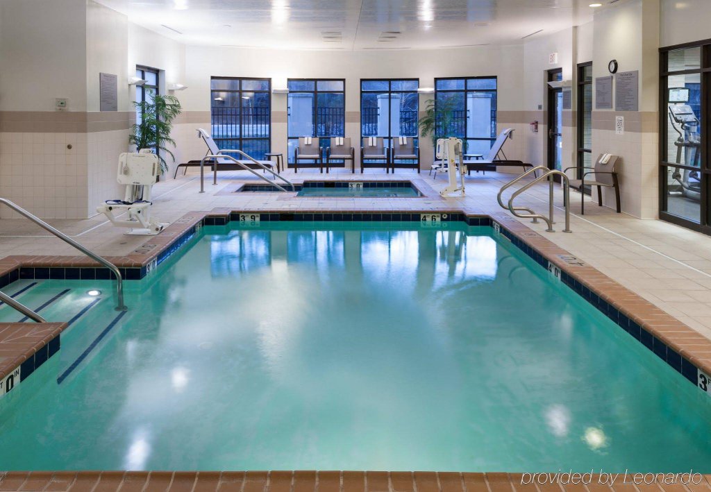 Фото Courtyard by Marriott Suffolk Chesapeake