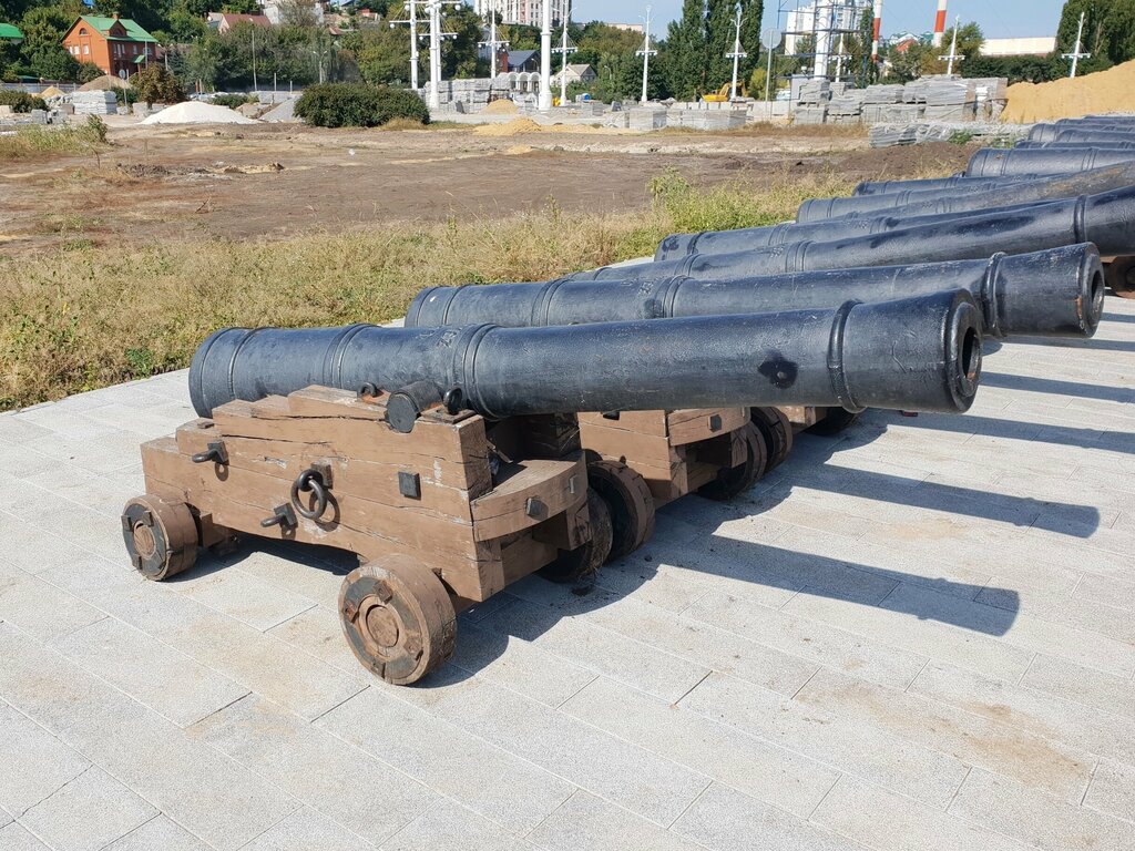 Monument to technology Copies of the cannons of the Peter the Great era, Voronezh, photo