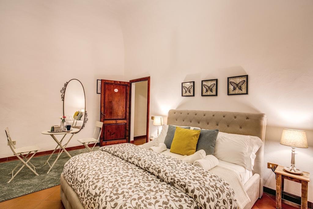 Фото AwesHome Tower GuestHouse