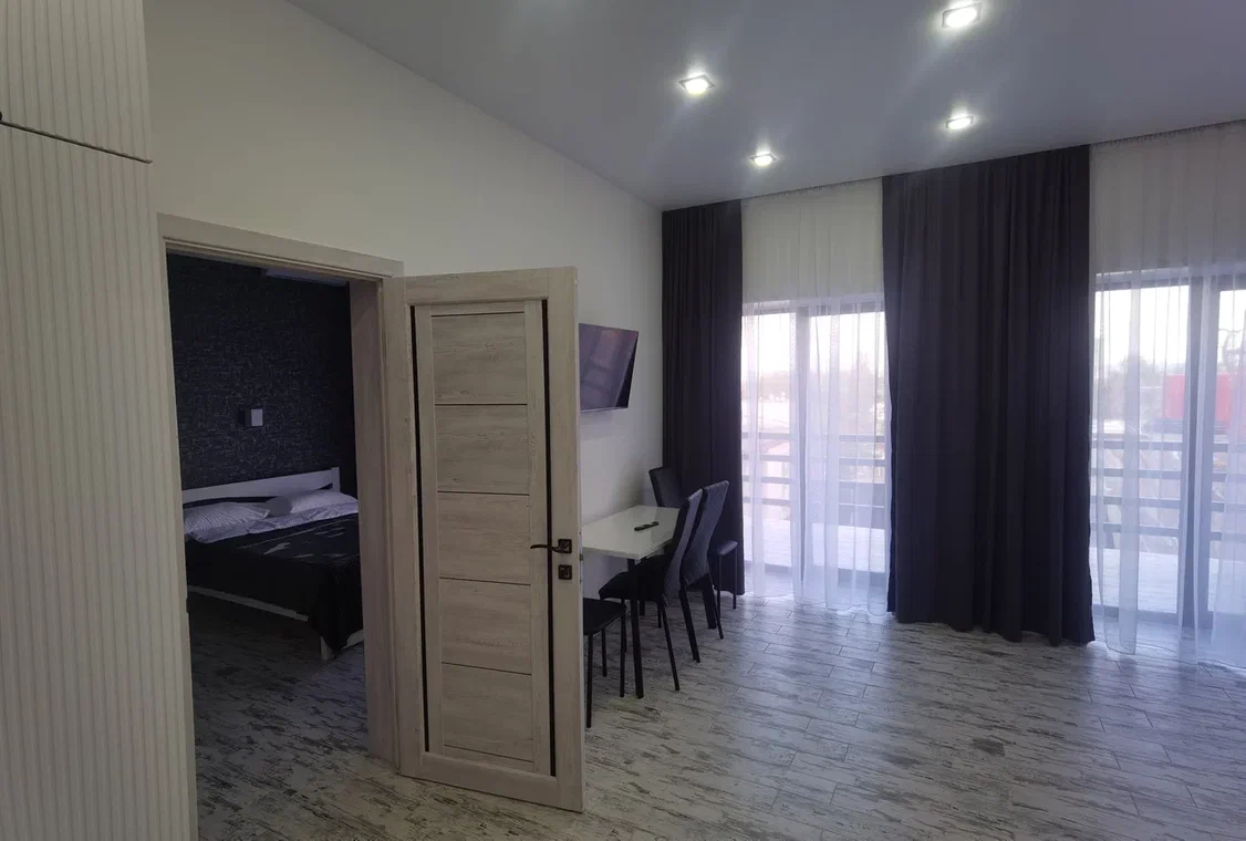 Фото отеля 2