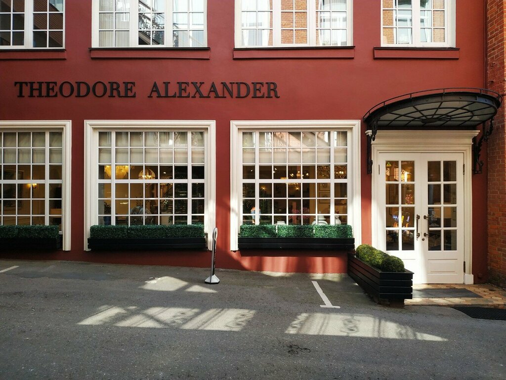 Furniture store Theodore Alexander, Moscow, photo