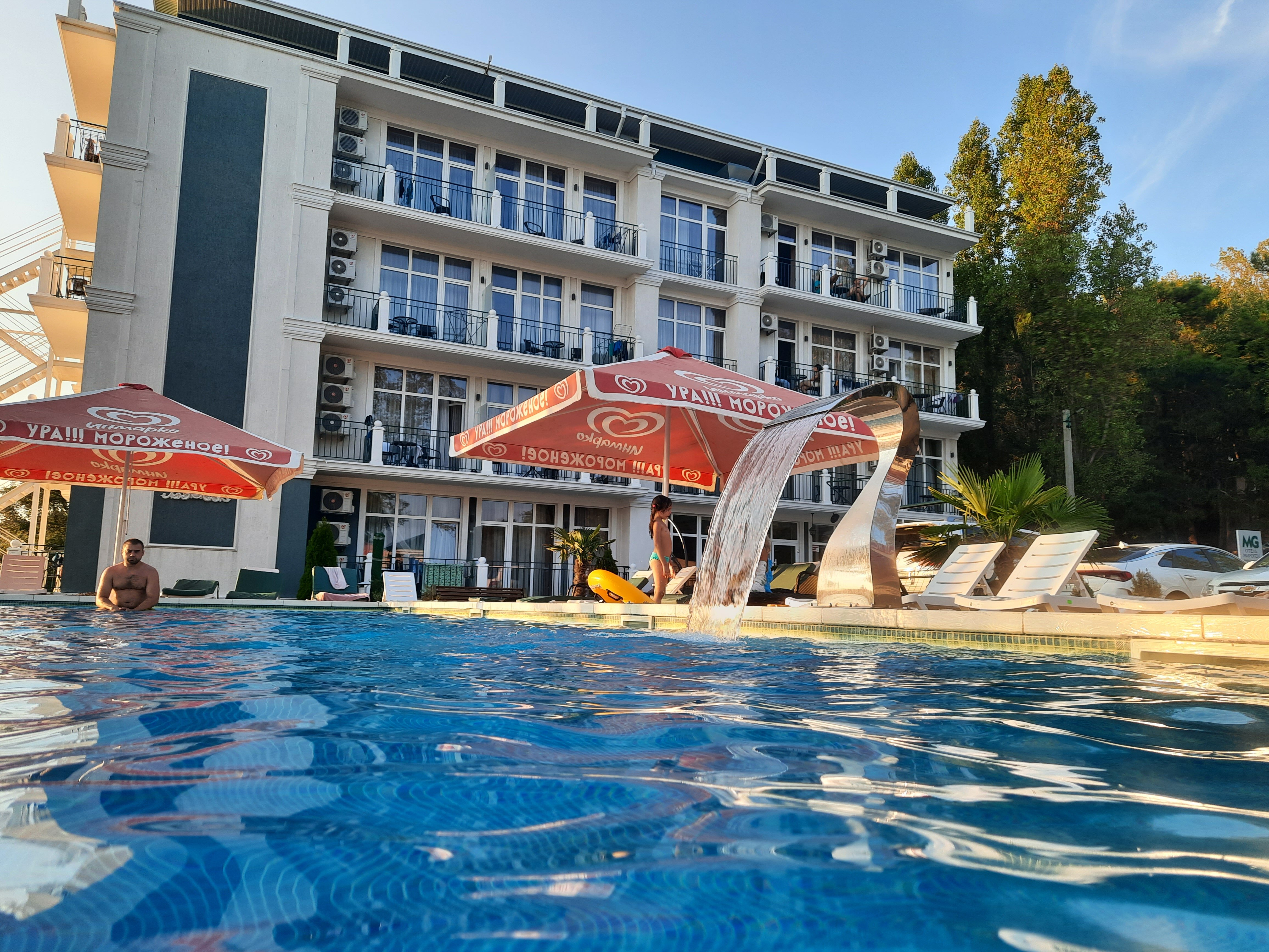 Фото отеля 1