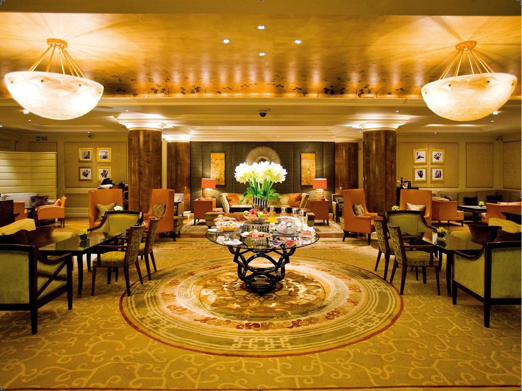 Фото Jumeirah Carlton Tower