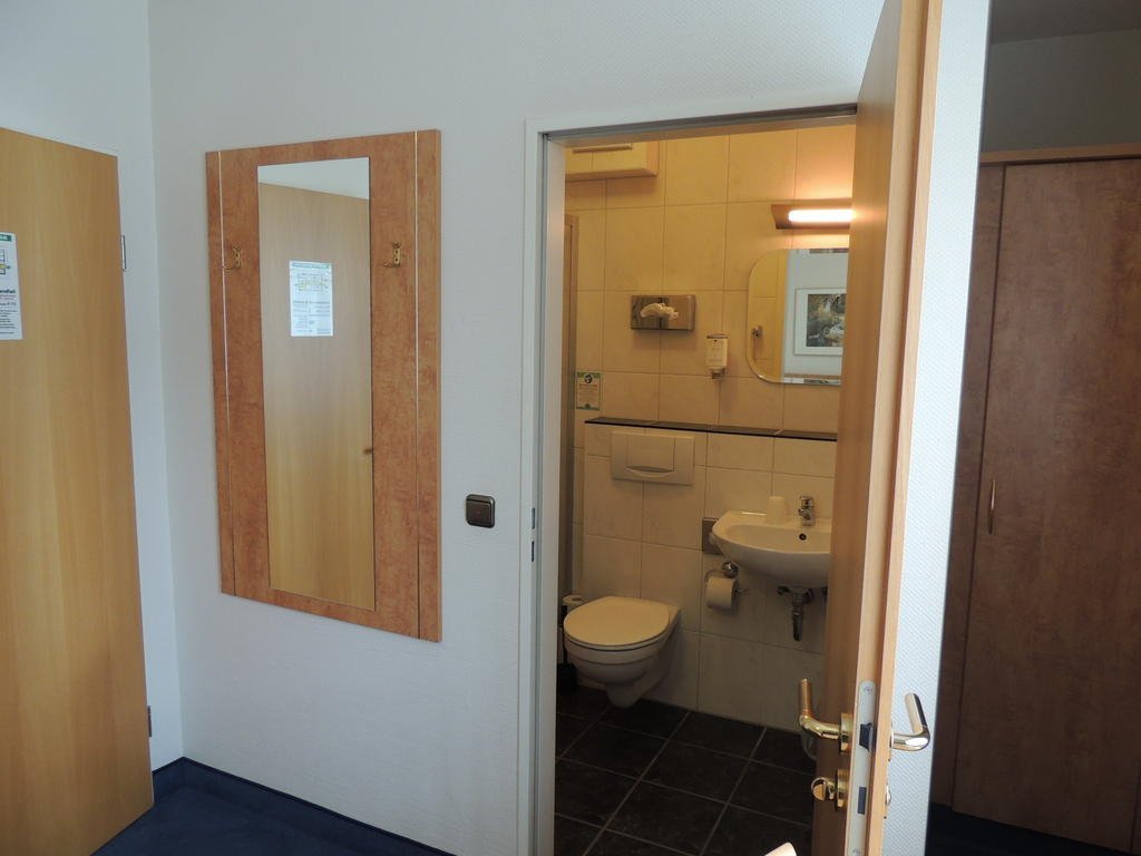Фото Airport Businesshotel Koeln