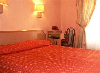 Фото Hôtel Leonard de Vinci