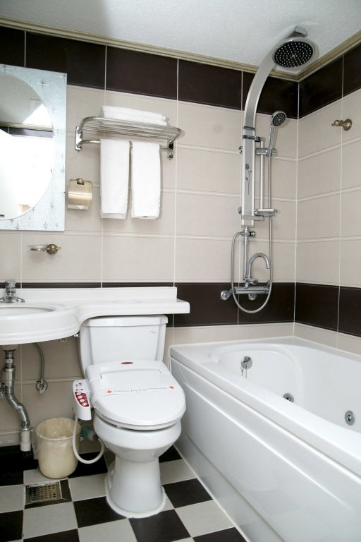 Фото Chuncheon Bears Hotel