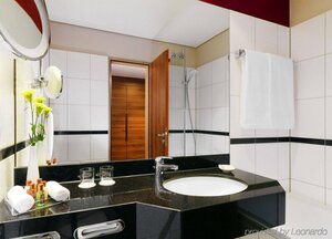 Гостиница Sheraton Düsseldorf Airport Hotel