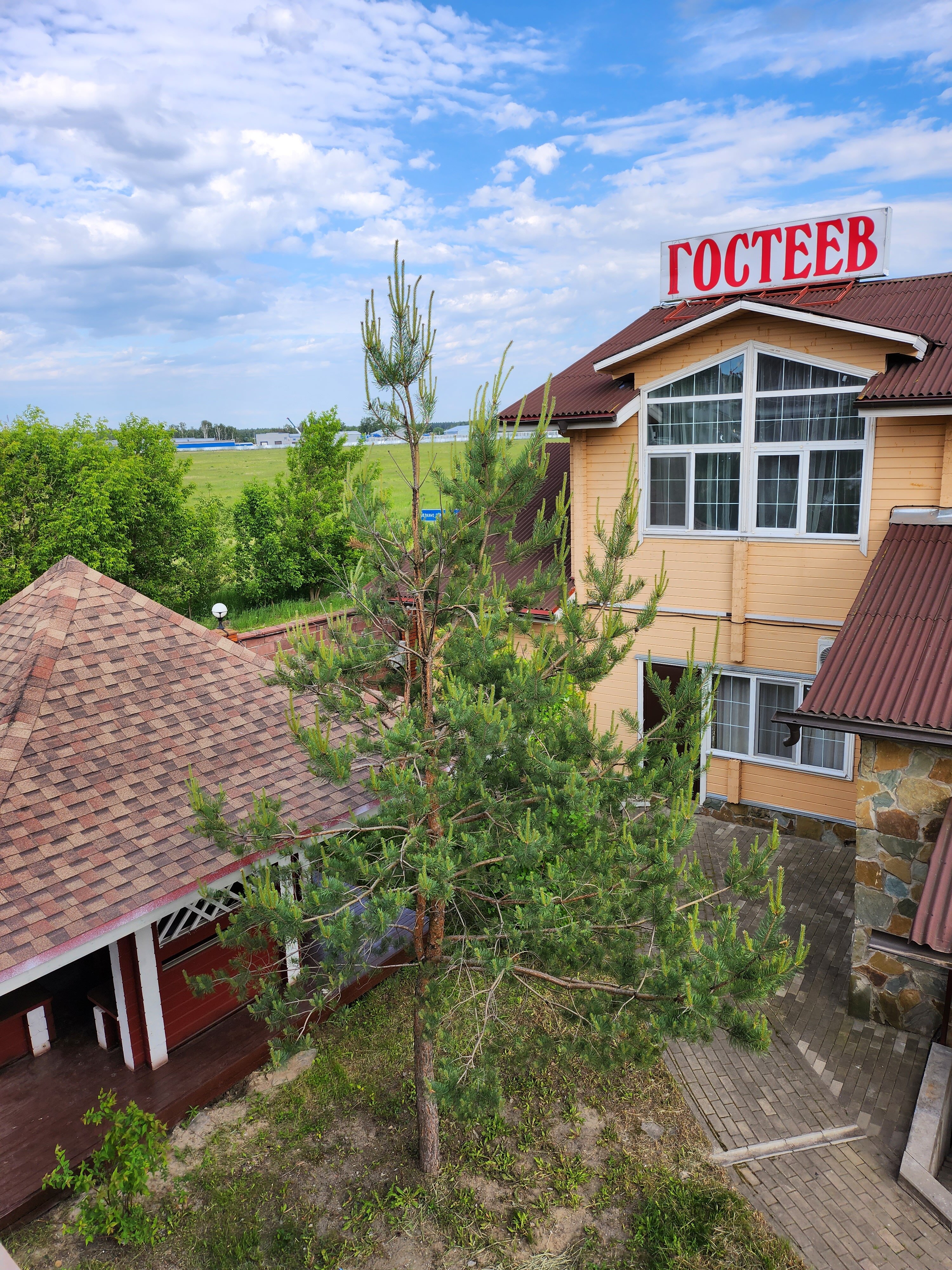 Фото отеля 2