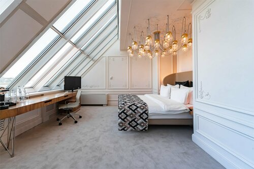 Внешний вид отеля Crown Hotel Санкт-Петербург в Санкт-Петербурге, фото 2