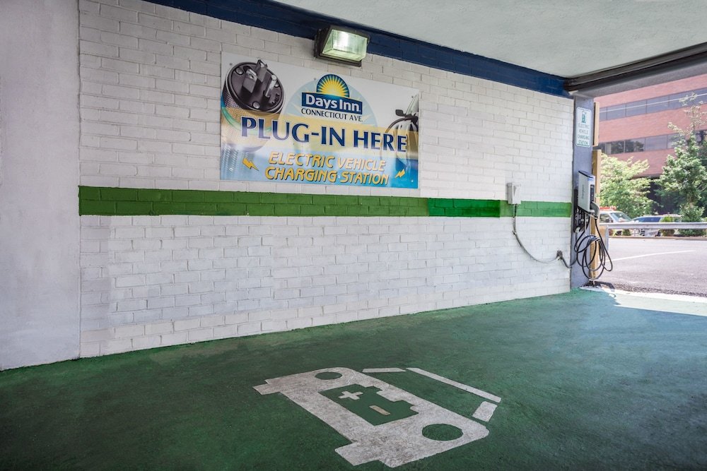 Фото Days Inn by Wyndham Washington DC/Connecticut Avenue