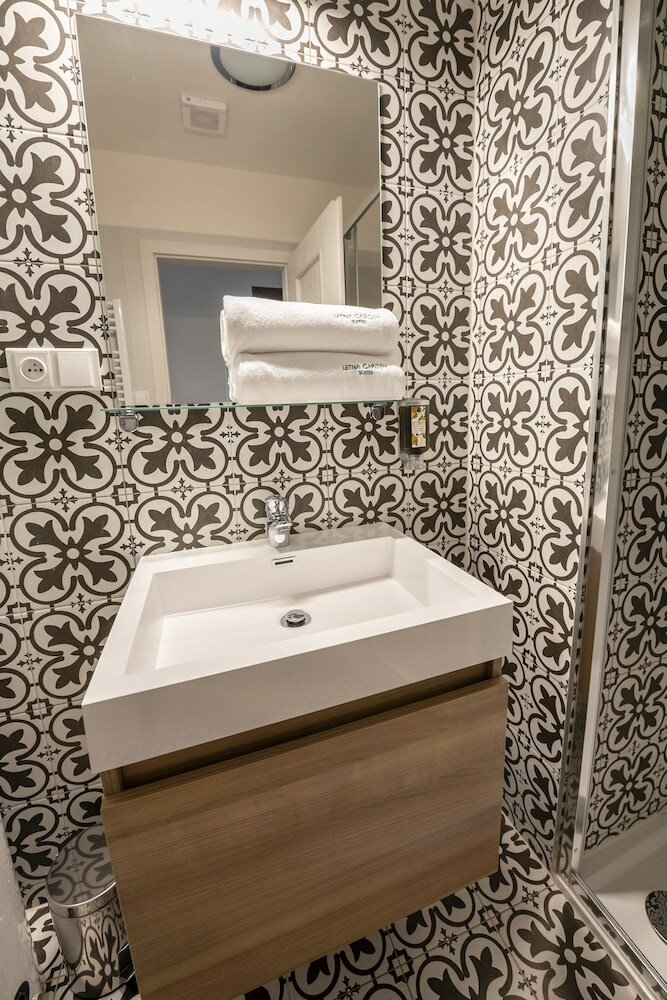 Фото Letna Garden Suites