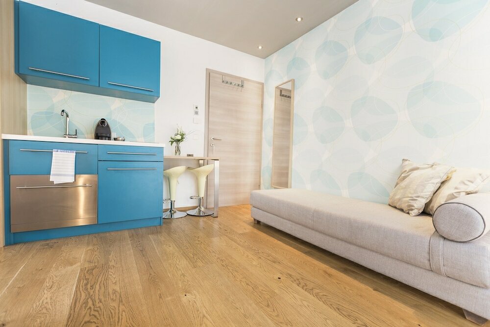 Фото Room 4 & 5 Apartments