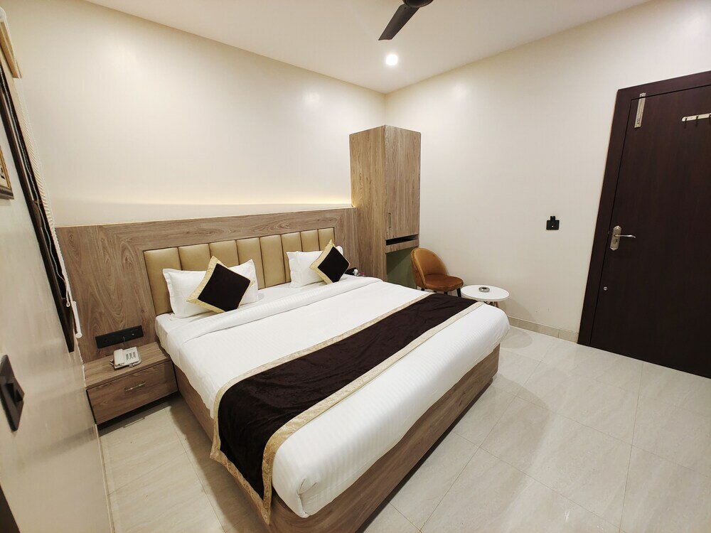 Фото Radha Residency by ShriGo Hotels