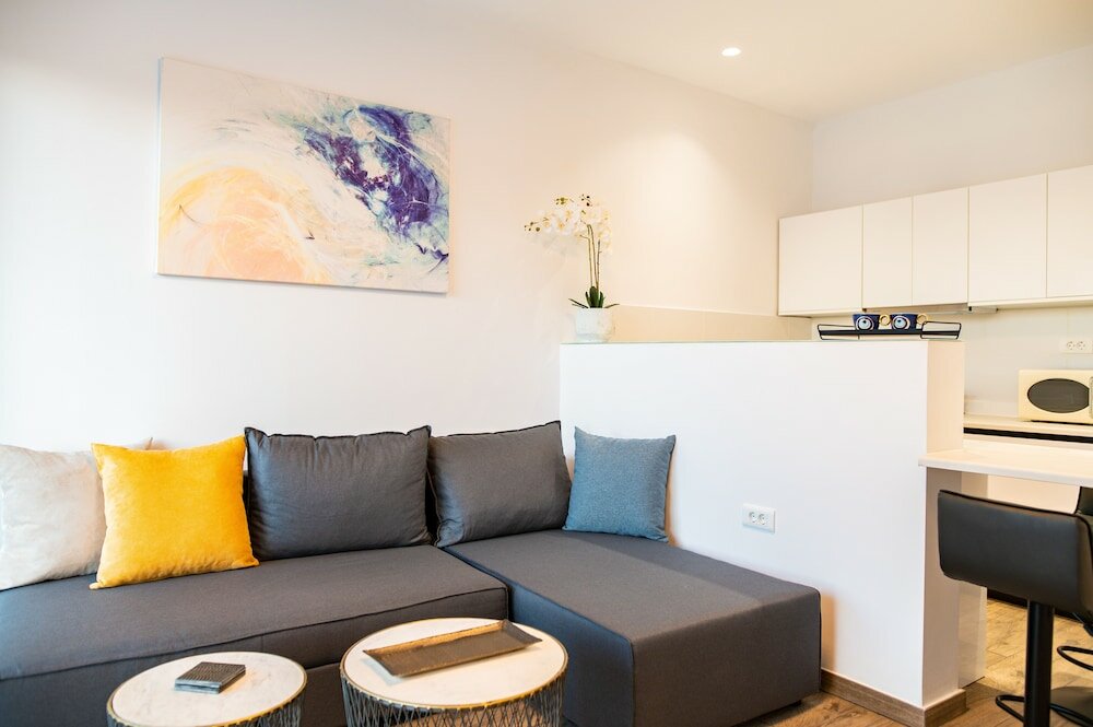 Фото Pebble Garden Orchid