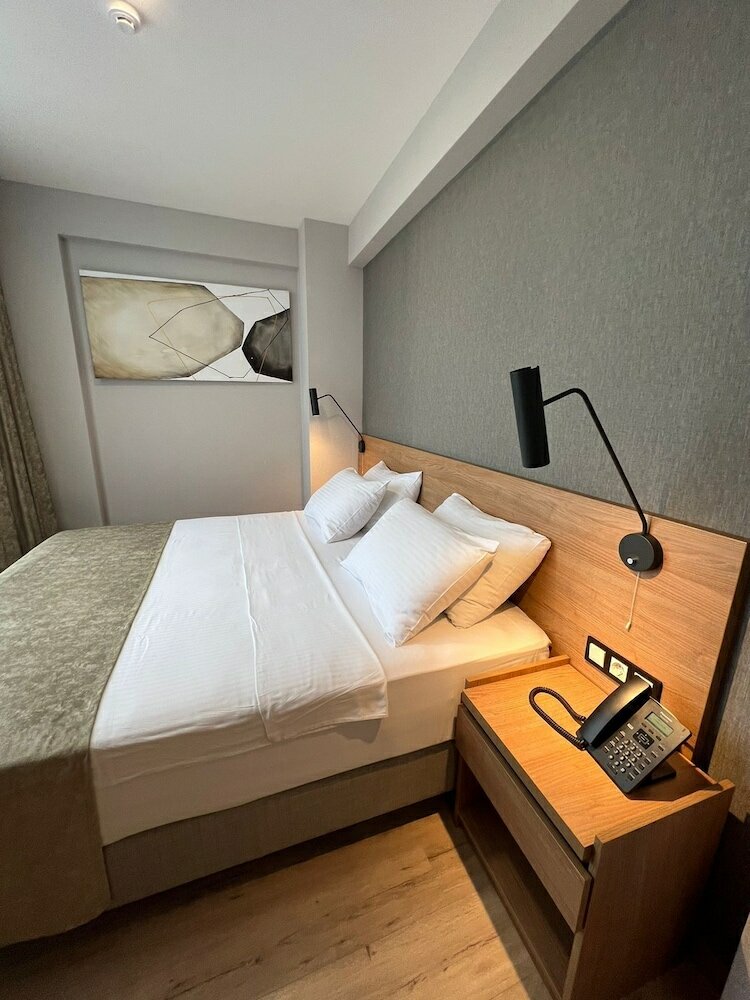 Фото Hotel Banovani