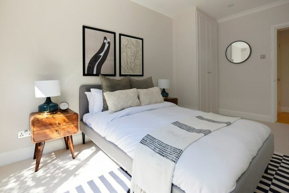 Фото The London Classic - Captivating 2bdr Flat With Garden