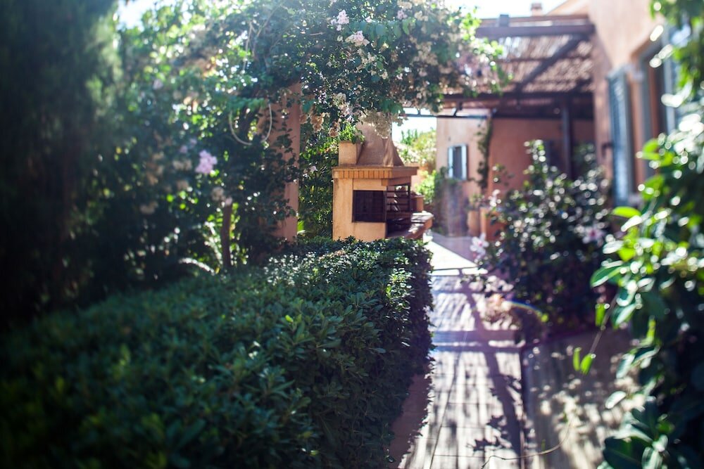 Фото Absolute Villa by Stylish Stays