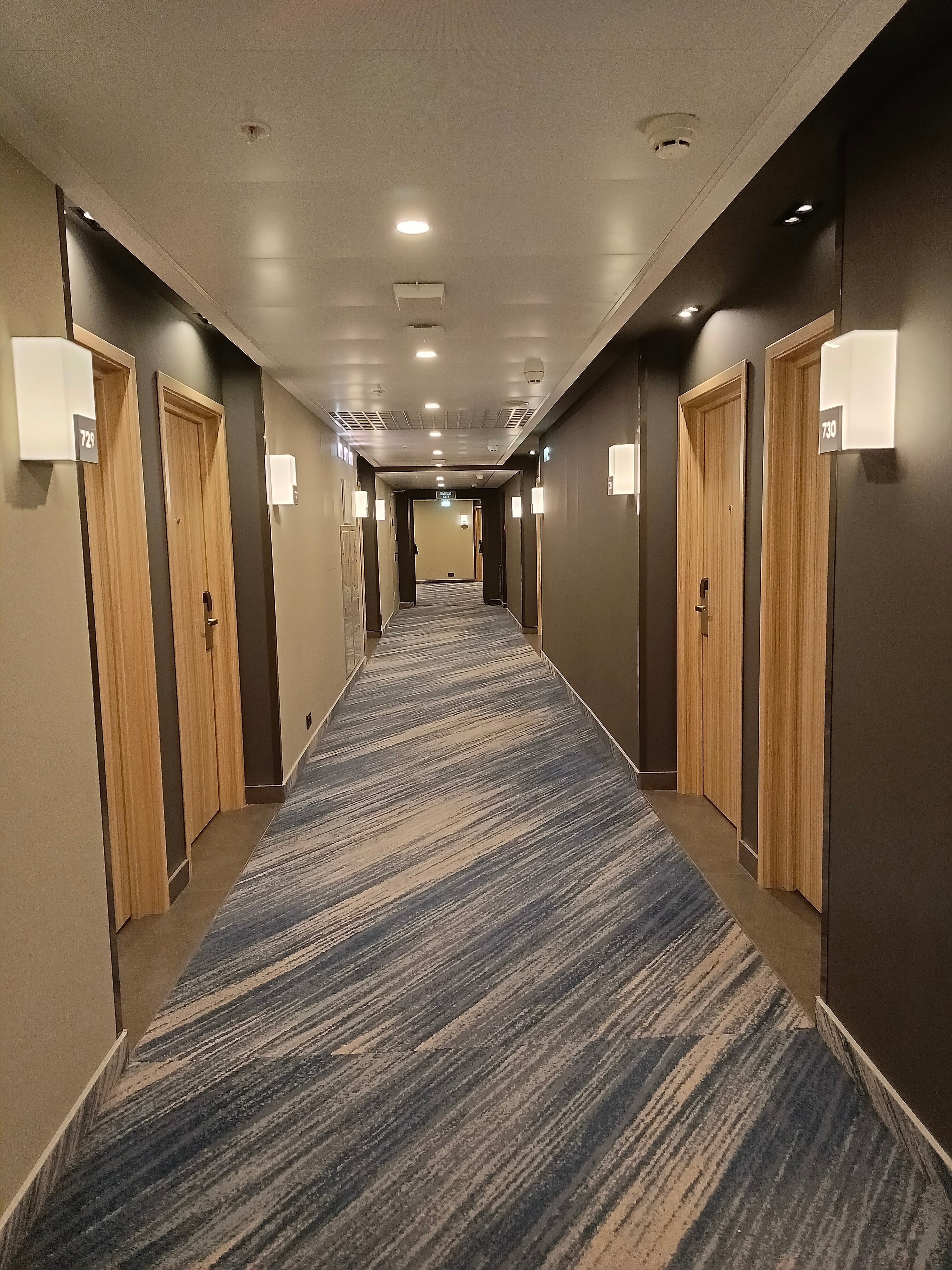 Фото Кортъярд