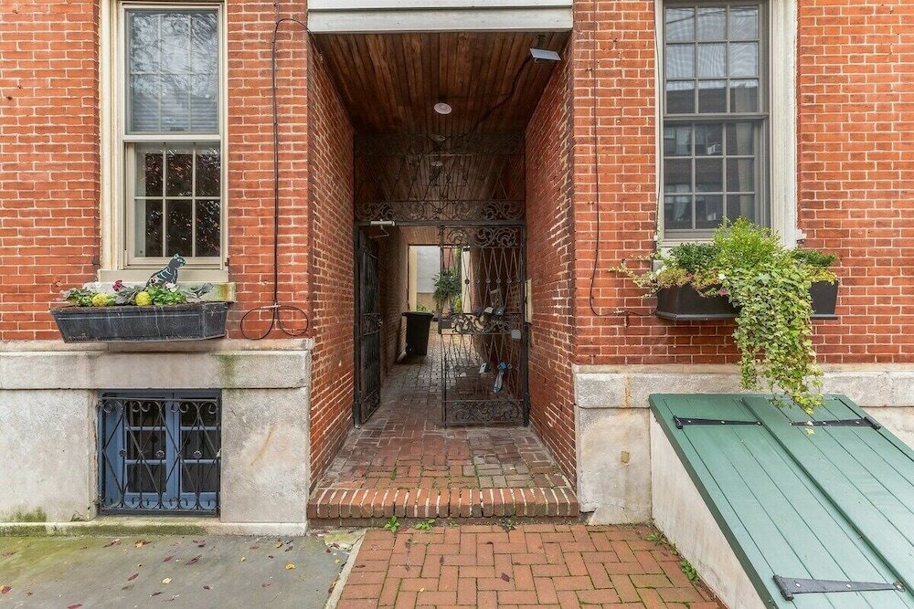 Фото 228 Catherine Street