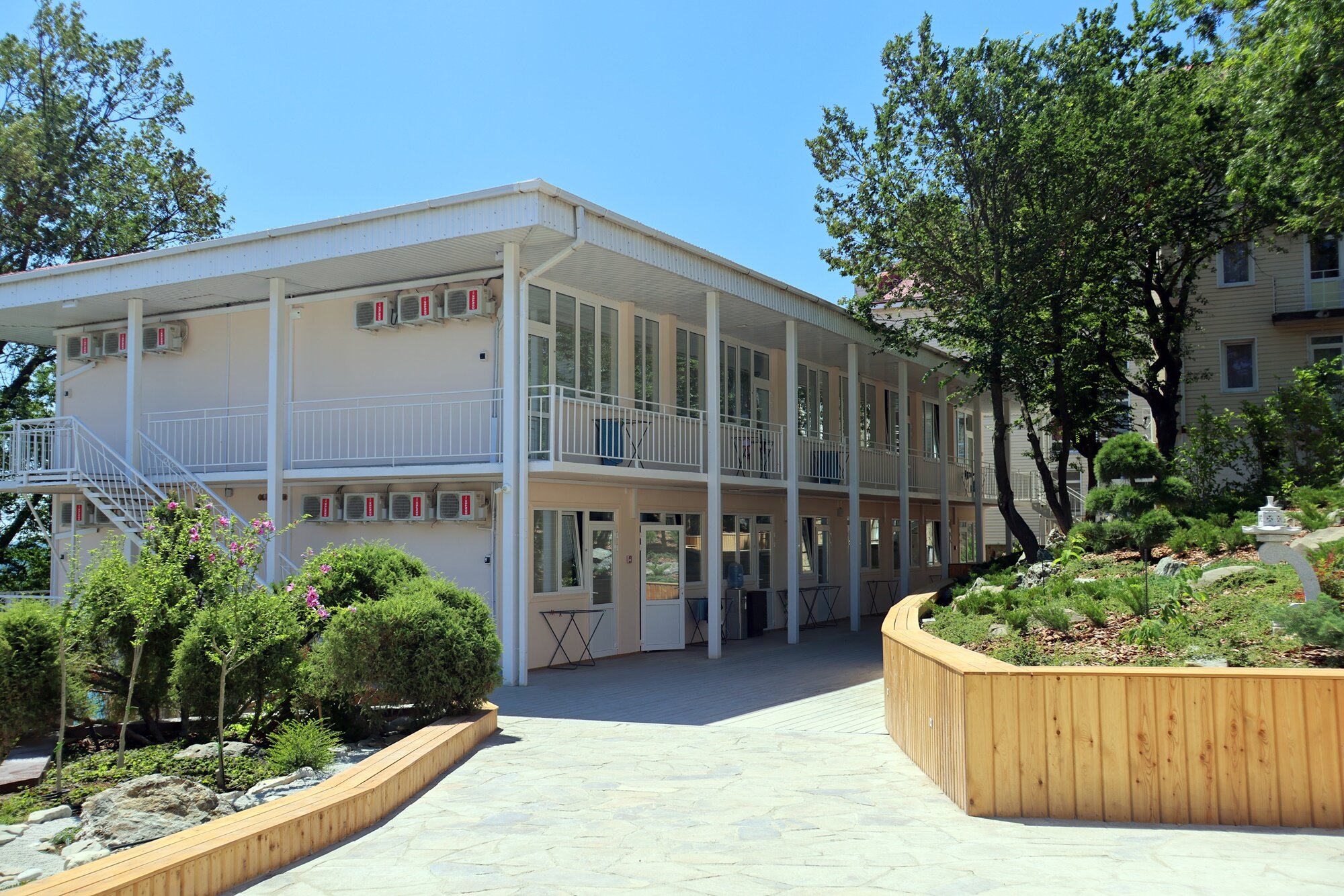 Фото отеля 2