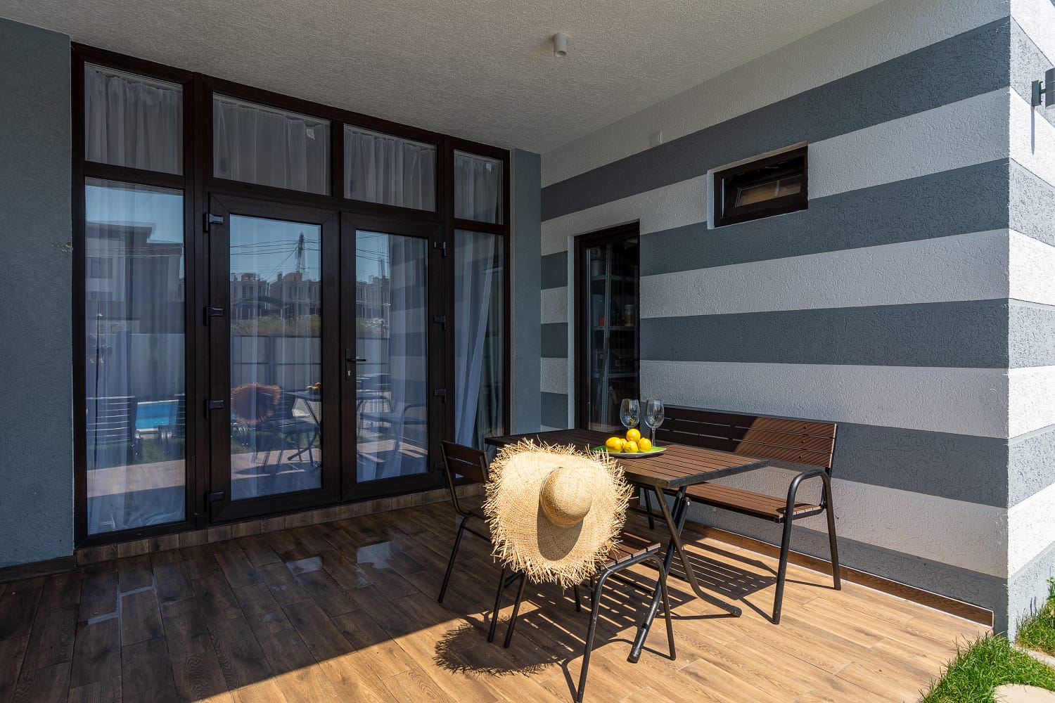 Фото Дом с бассейном