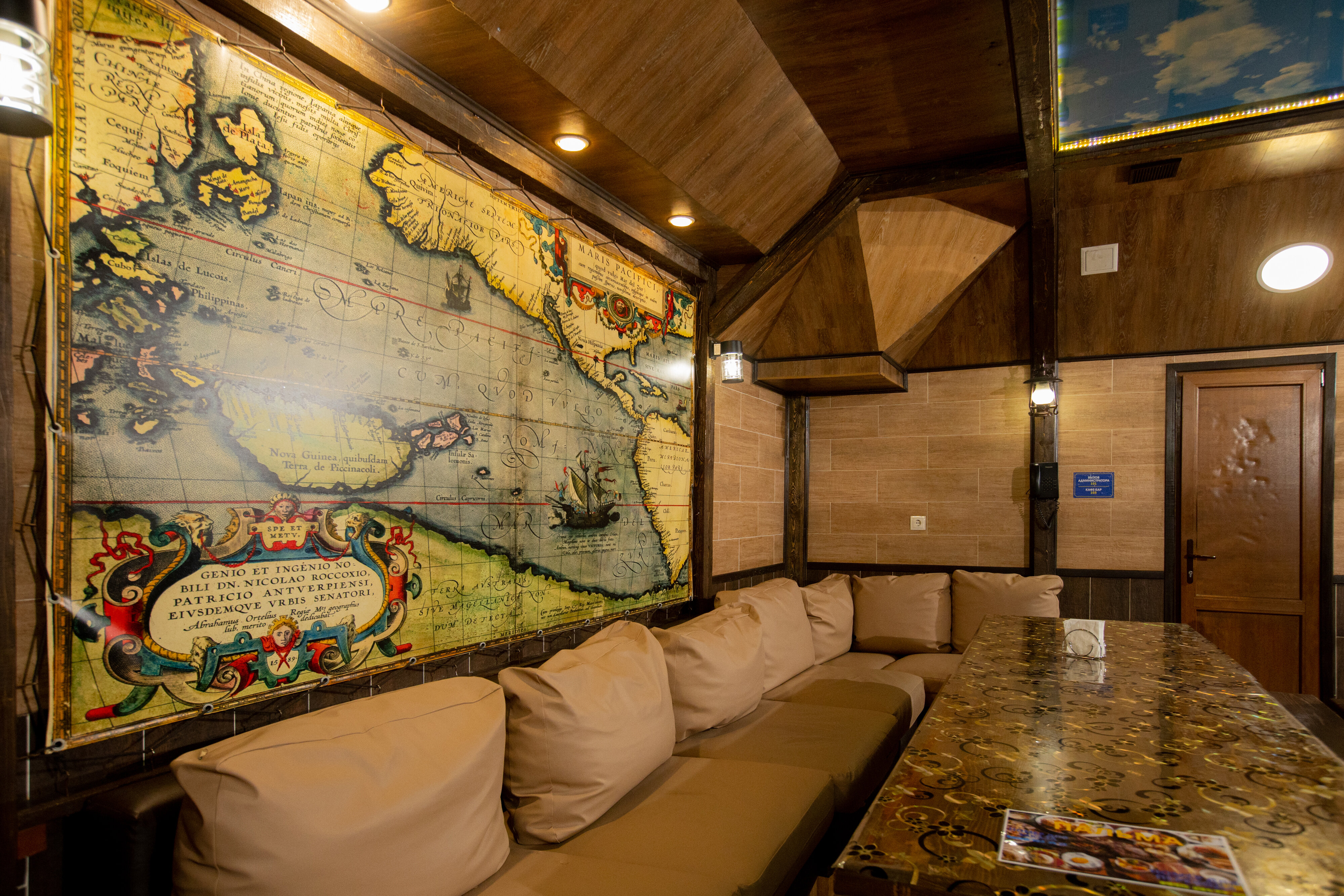 Фото Флагман