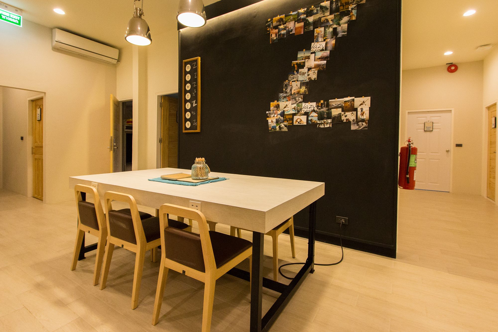 Фото Lazy Sunday Hostel