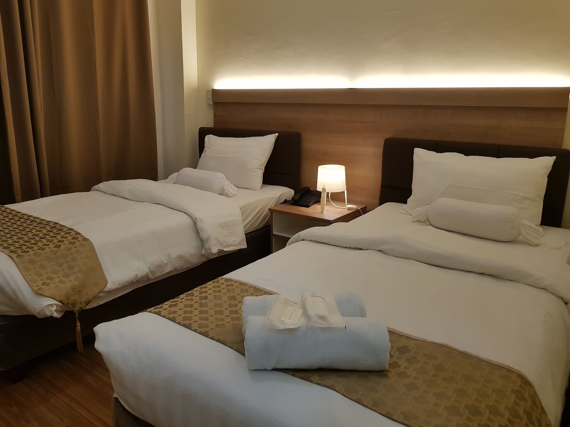 Фото отеля 1