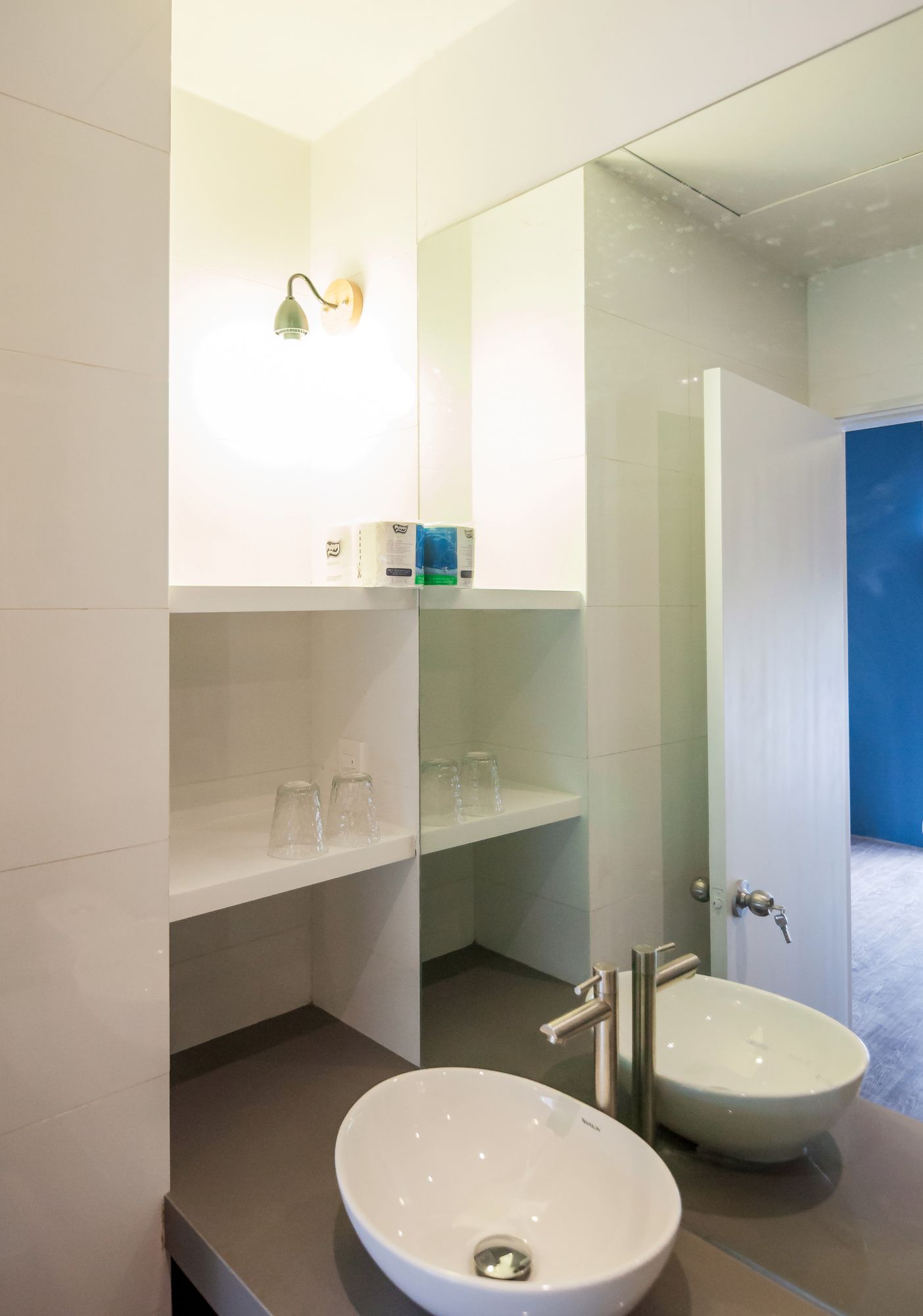 Фото The Junction Hotel Hai Ba Trung