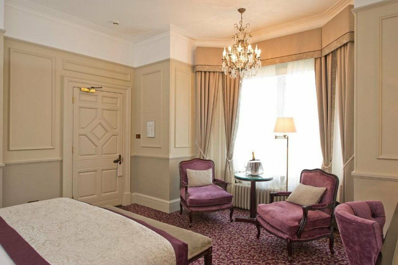 Фото Woodlands Park Hotel