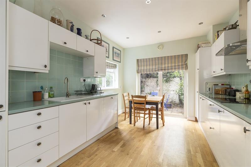 Фото Altido Charming 3 bed house with a rooftop terrace