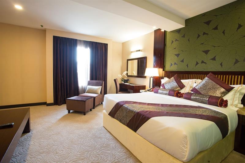 Фото Royale Signature Hotel