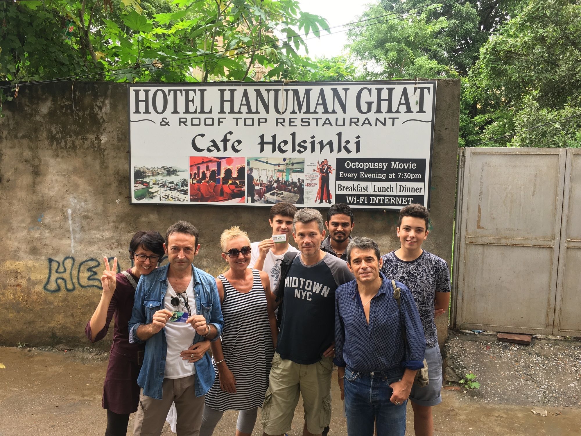 Фото Hotel Hanuman Ghat