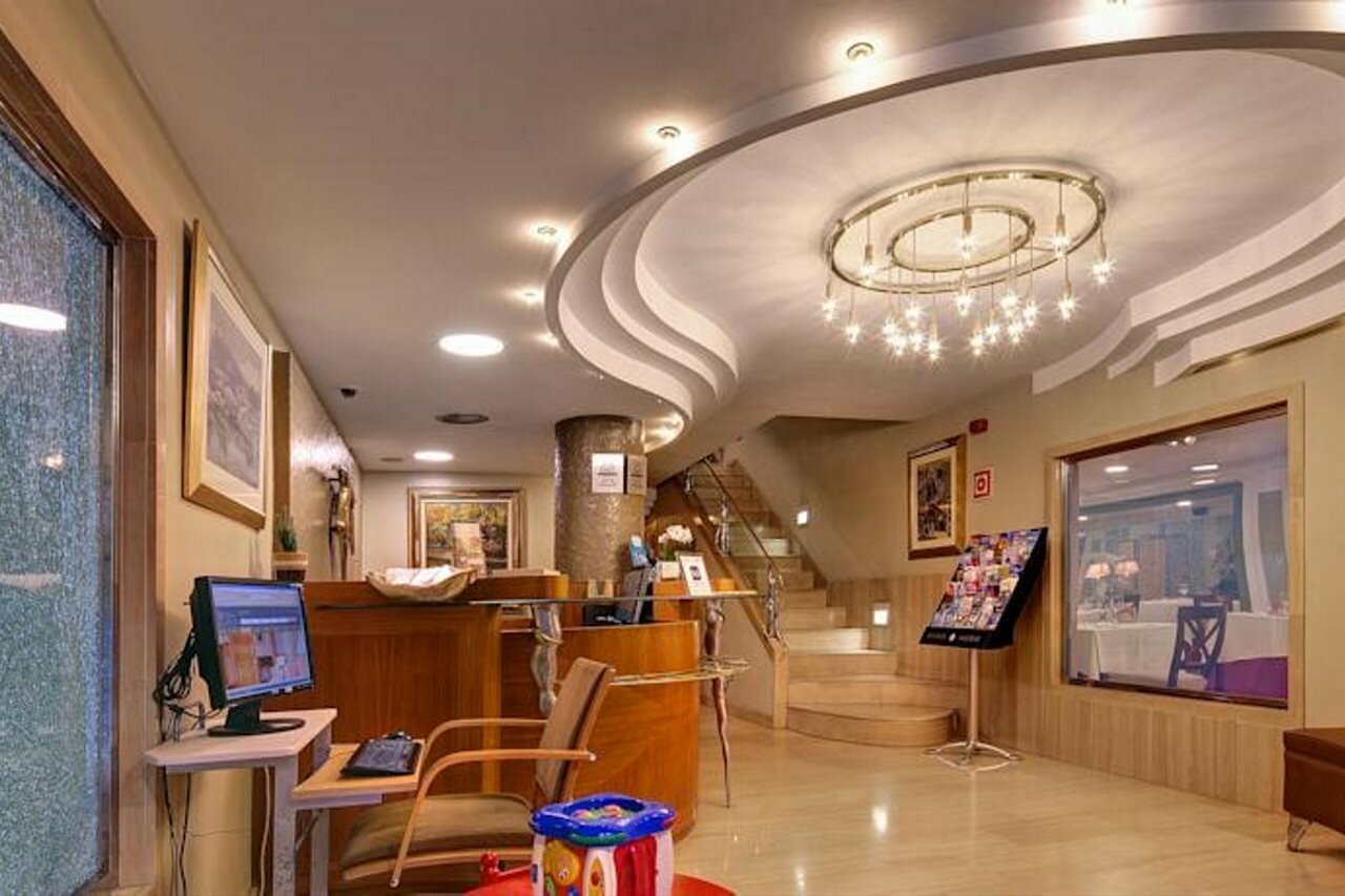 Фото Aparthotel Hispanos 7 Suiza
