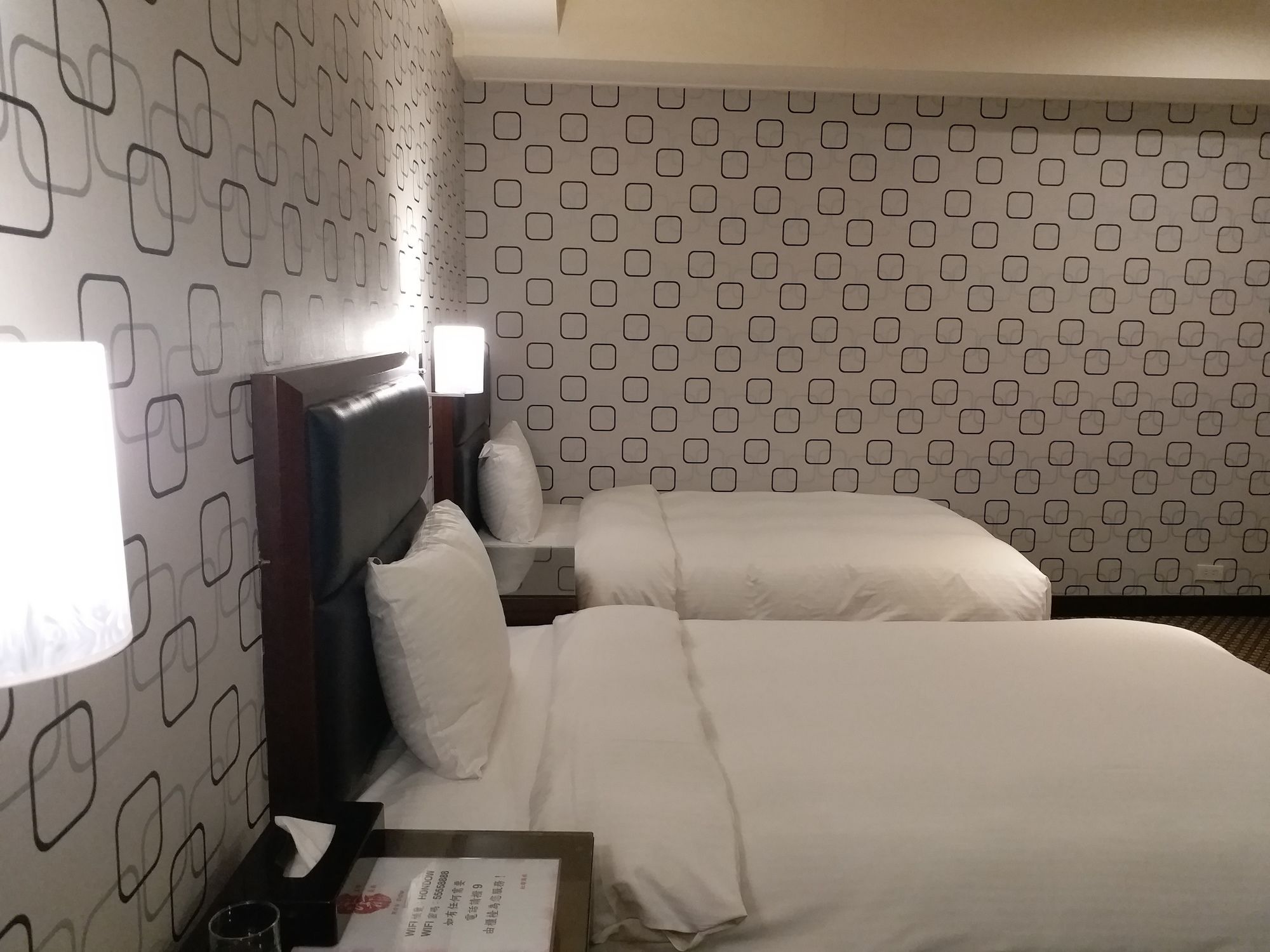 Фото Hon Dow Hotel