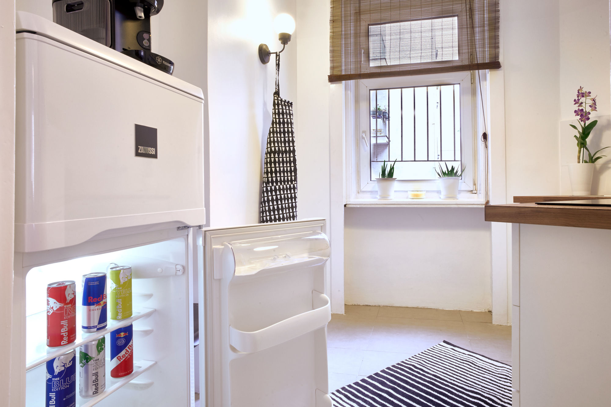 Фото Operastreet.com Apartments